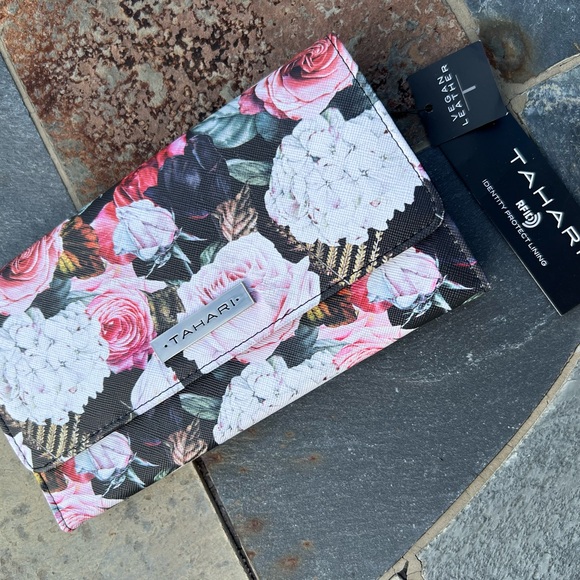 NWT TAHARI RFID WALLET ORGANIZER CLUTCH CASE - Picture 2 of 15